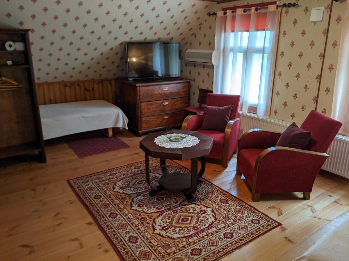 Avinurme Hostel Esterno foto